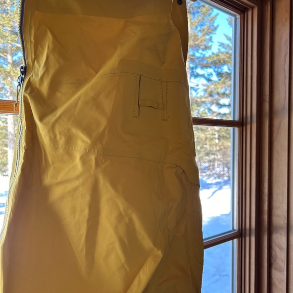 COPY - Patagonia Women's Untracked Bibs Med Yellow - Picture 6 of 9